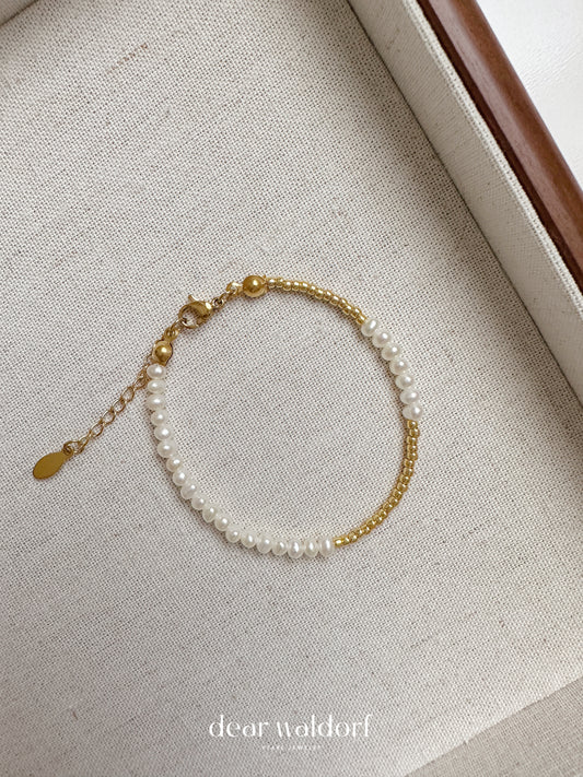 Luna Freshwater Pearl Bracelet