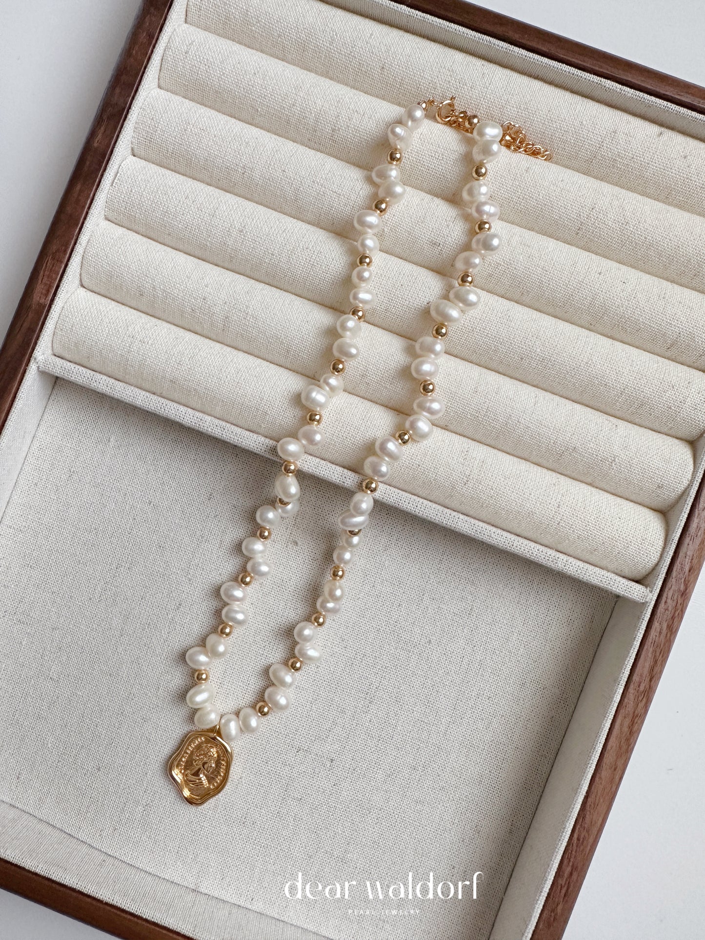 Anne Freshwater Pearl Necklace