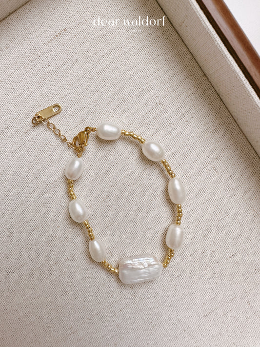 Poppy Freshwater Pearl Bracelet