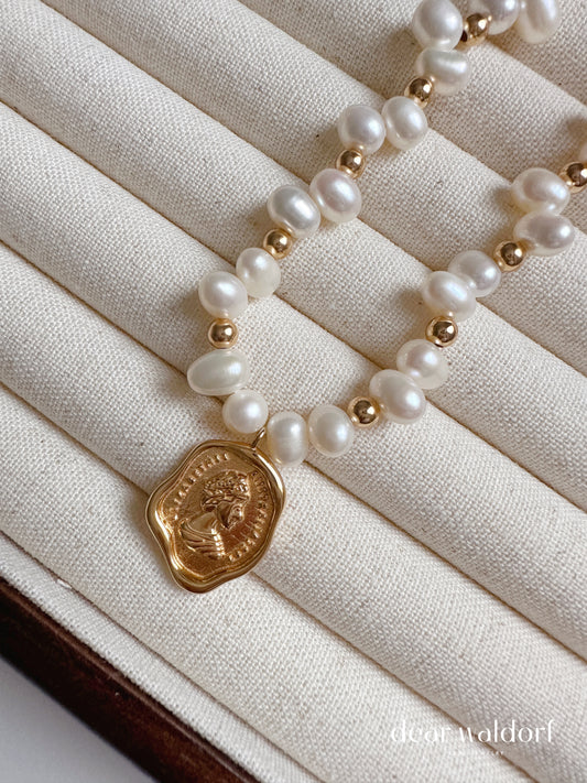 Anne Freshwater Pearl Necklace